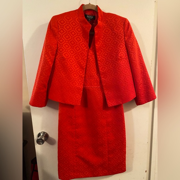 Women jacket, pant, skirts, suits sizes 2, 4 or 4P. $30-$40 or best offer. - Picture 14 of 16